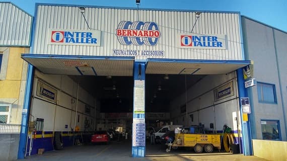 Entrada del taller desde la calle